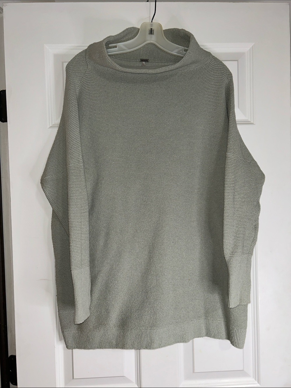 Free People women’s gray tunic Knit Sweater